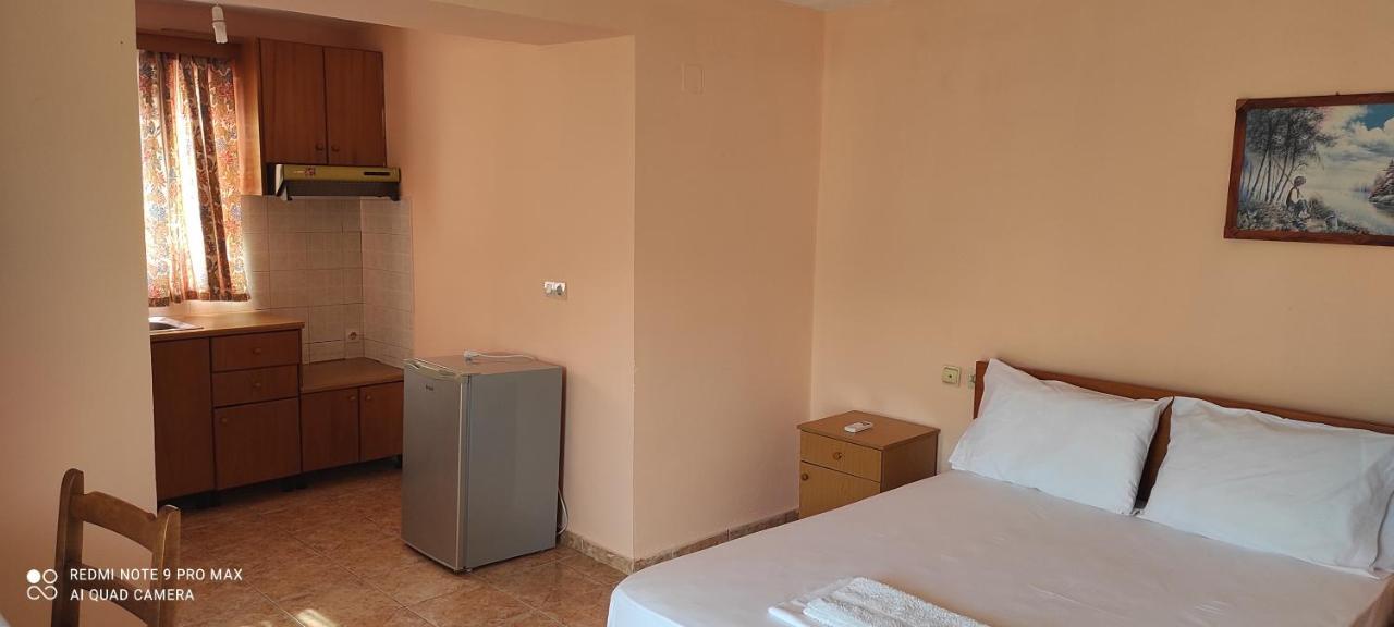 Amalias Room Himare Exterior photo